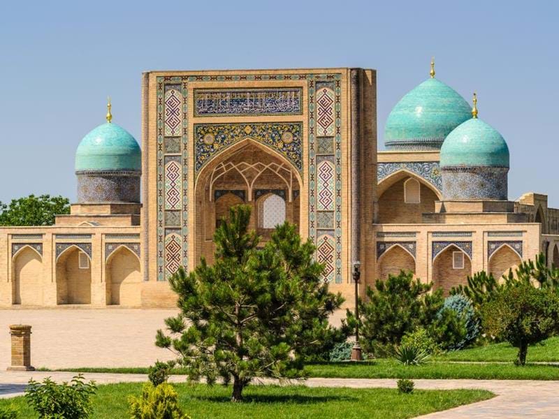 Tashkent, Mosque, Uzbekistan.jpg