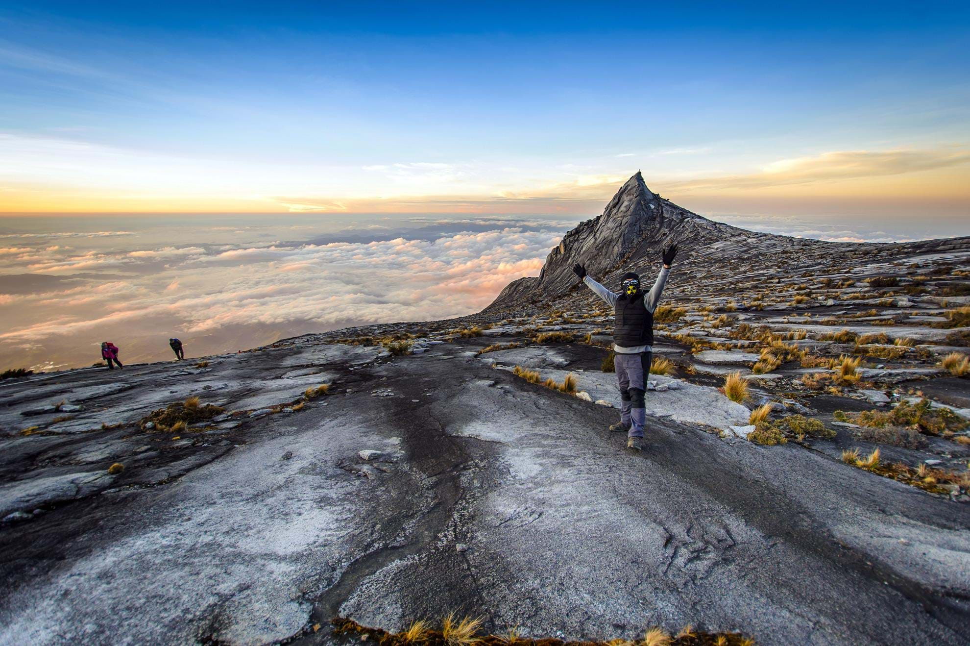 mount kinabalu trek